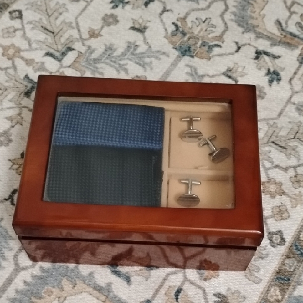 Elegant Brown Cufflink and Tie Set 100silk Handmade Daniel Cremieux Signature Co